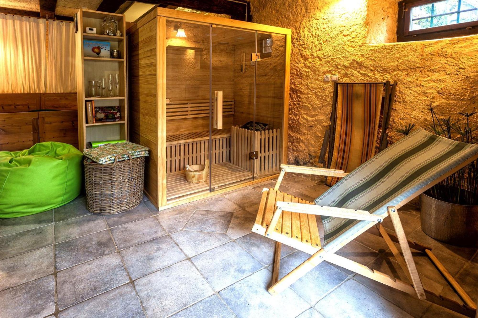 Fara Vintage House Podliparskaゲストハウス エクステリア 写真
