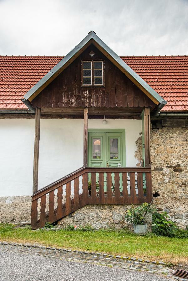 Fara Vintage House Podliparskaゲストハウス エクステリア 写真