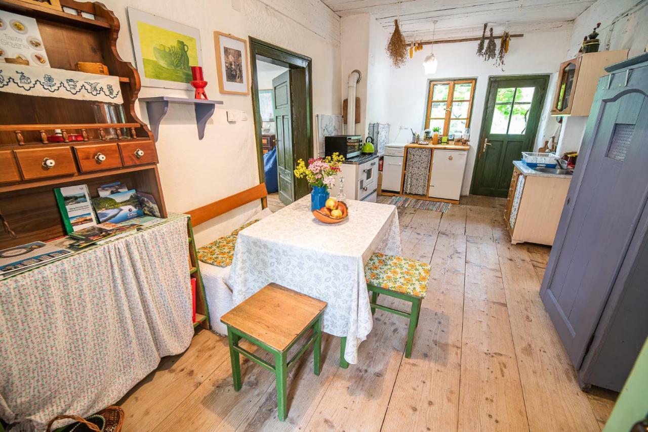 Fara Vintage House Podliparskaゲストハウス エクステリア 写真