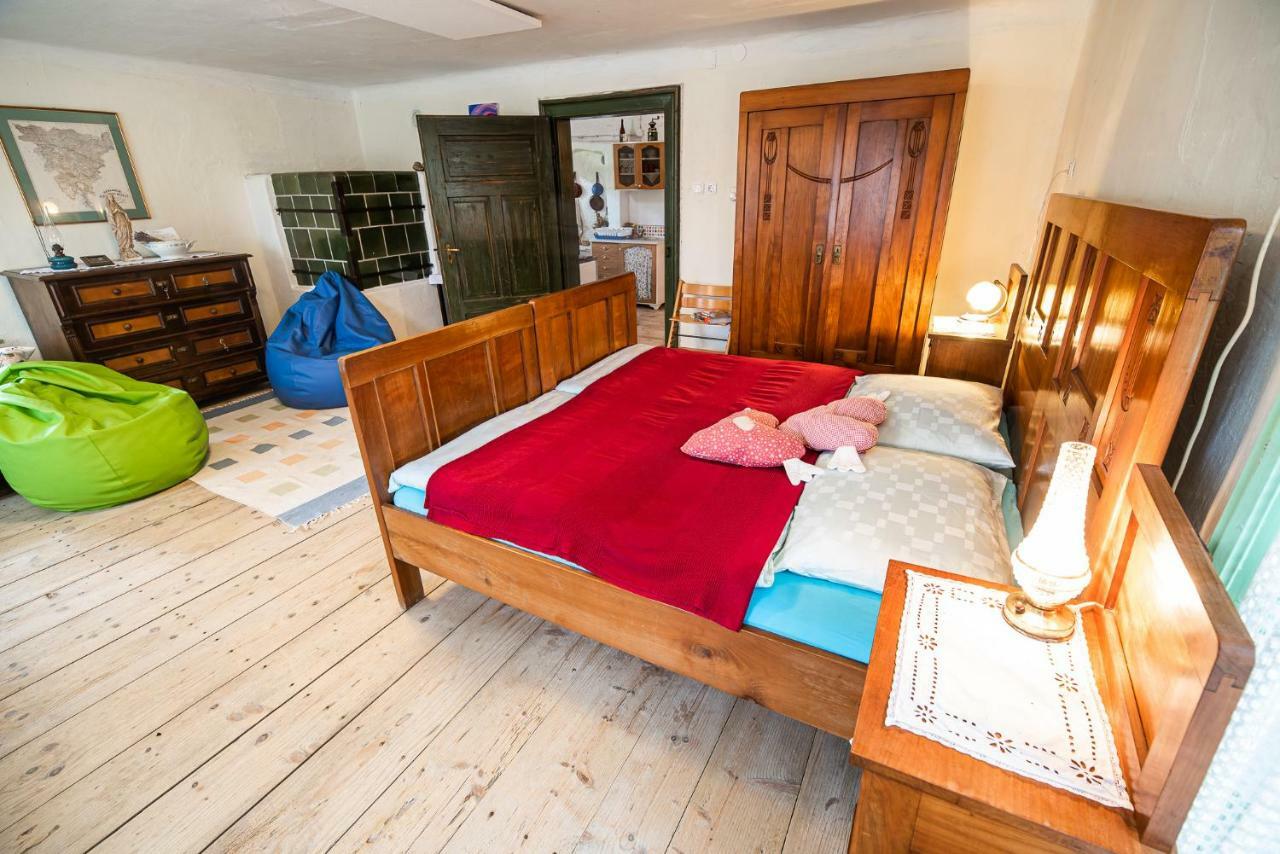 Fara Vintage House Podliparskaゲストハウス エクステリア 写真